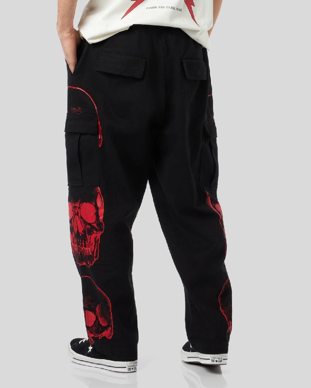 Phobia Archive PANTALONE CARGO NERO CON GRAFICA TRIPLE SKULL ROSSA E LOGO GOTIC P In Saldo
